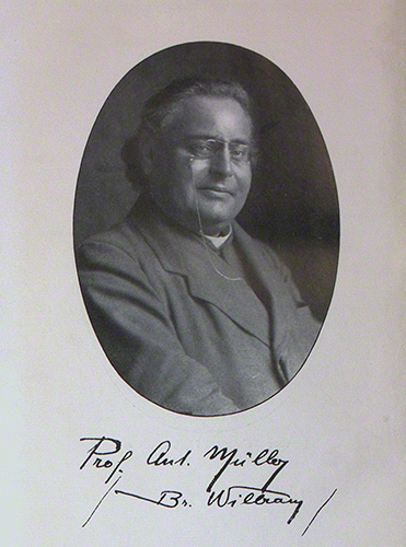 Anton Müller (Bruder Willram), Fotografie abgebildet in: , hrsg. von Maria Köchling, Freiburg 1919, vor S. 265.